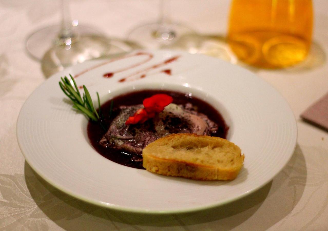Logis Hotel Restaurant & Pizzeria Vuillot Cuiseaux المظهر الخارجي الصورة