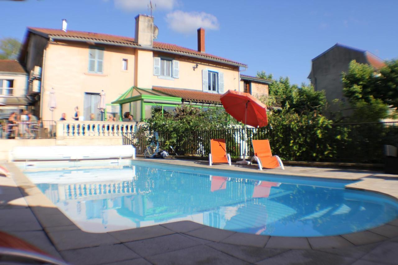 Logis Hotel Restaurant & Pizzeria Vuillot Cuiseaux المظهر الخارجي الصورة
