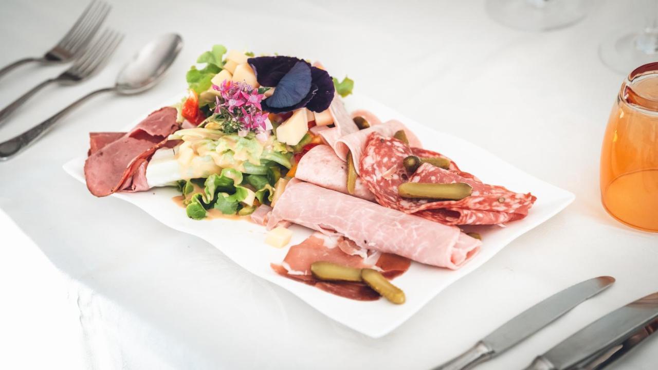 Logis Hotel Restaurant & Pizzeria Vuillot Cuiseaux المظهر الخارجي الصورة
