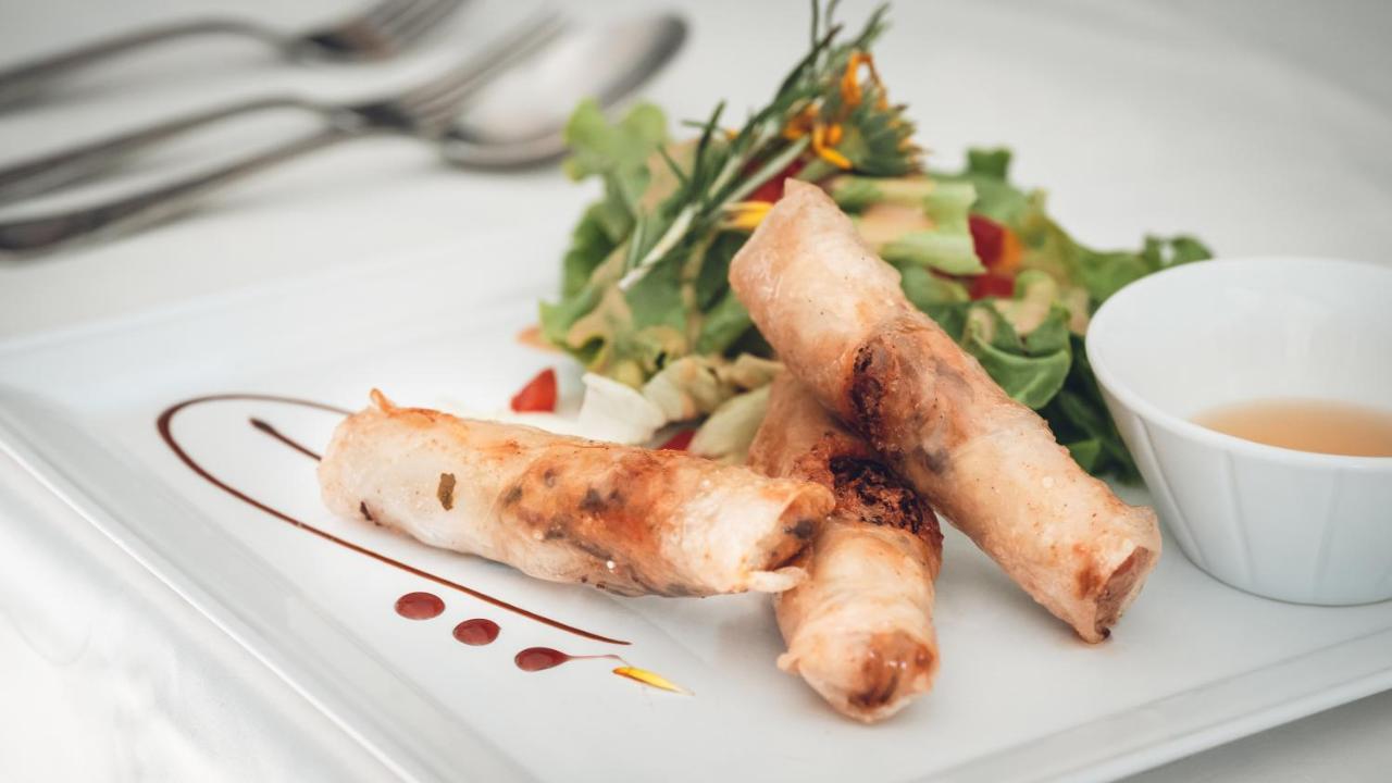 Logis Hotel Restaurant & Pizzeria Vuillot Cuiseaux المظهر الخارجي الصورة