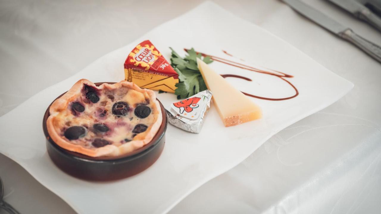 Logis Hotel Restaurant & Pizzeria Vuillot Cuiseaux المظهر الخارجي الصورة