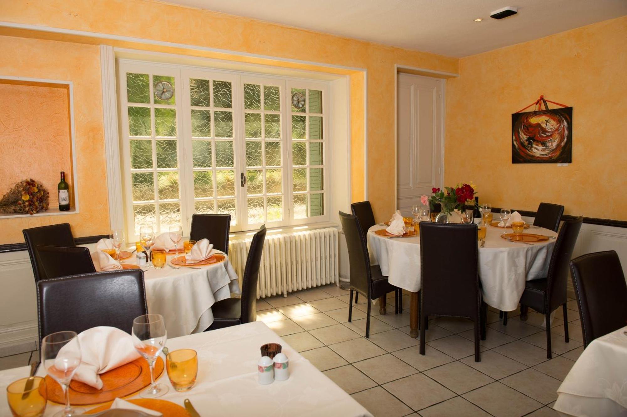Logis Hotel Restaurant & Pizzeria Vuillot Cuiseaux المظهر الخارجي الصورة